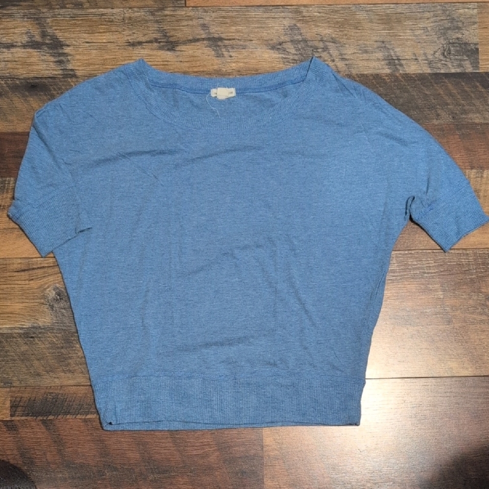 Zenana Outfitters Blue Above Elbow Short Sleeve Tee
